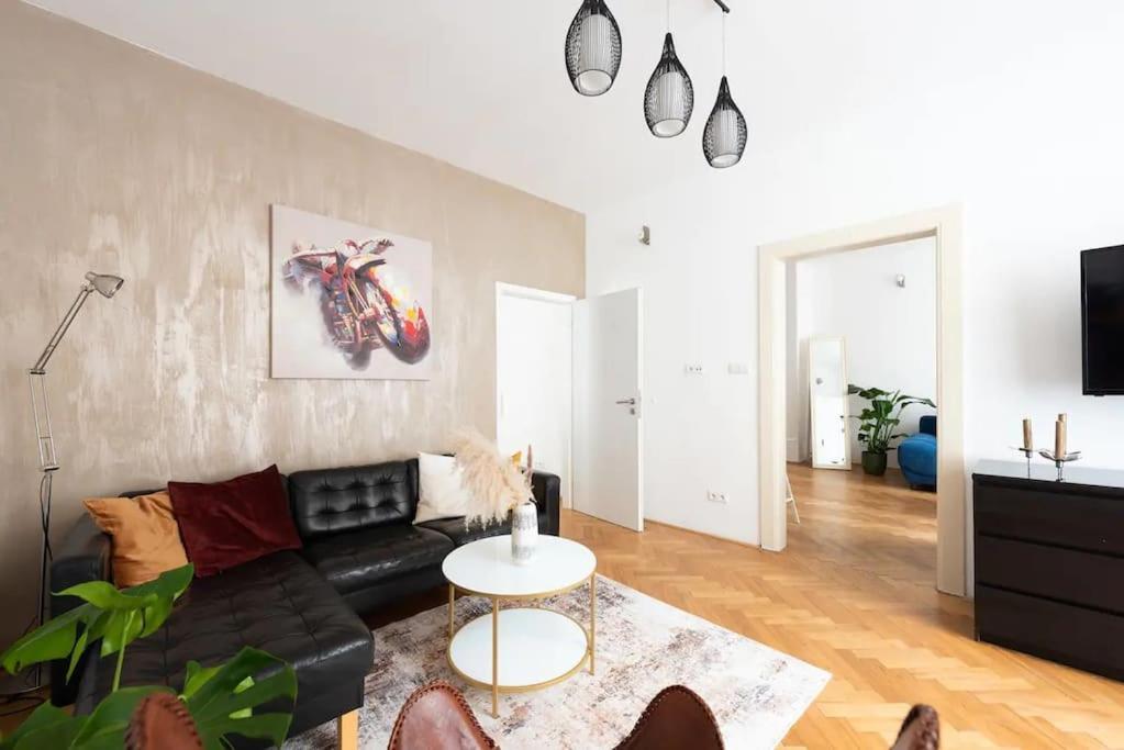2 Bedrooms Apt Near Wenceslas Sq Praag Buitenkant foto