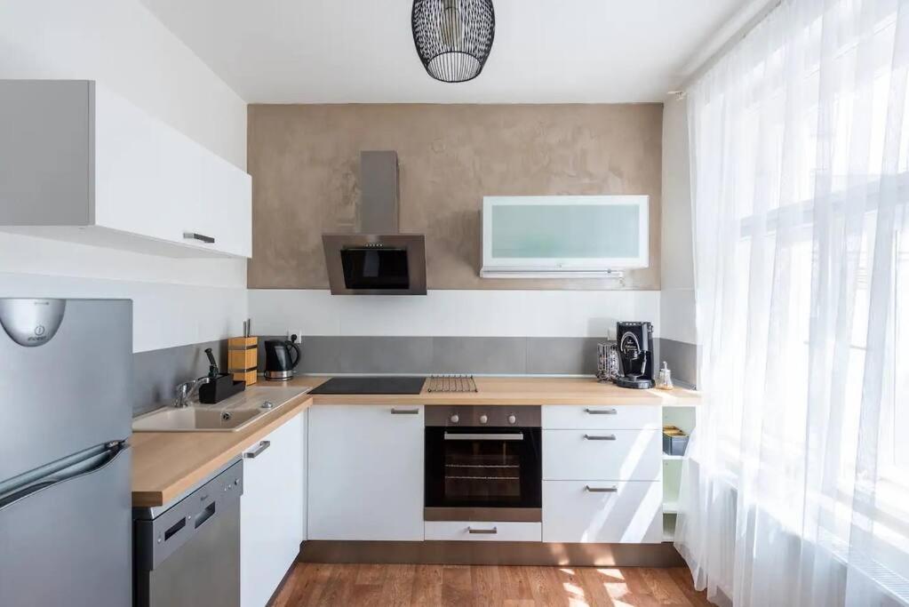 2 Bedrooms Apt Near Wenceslas Sq Praag Buitenkant foto